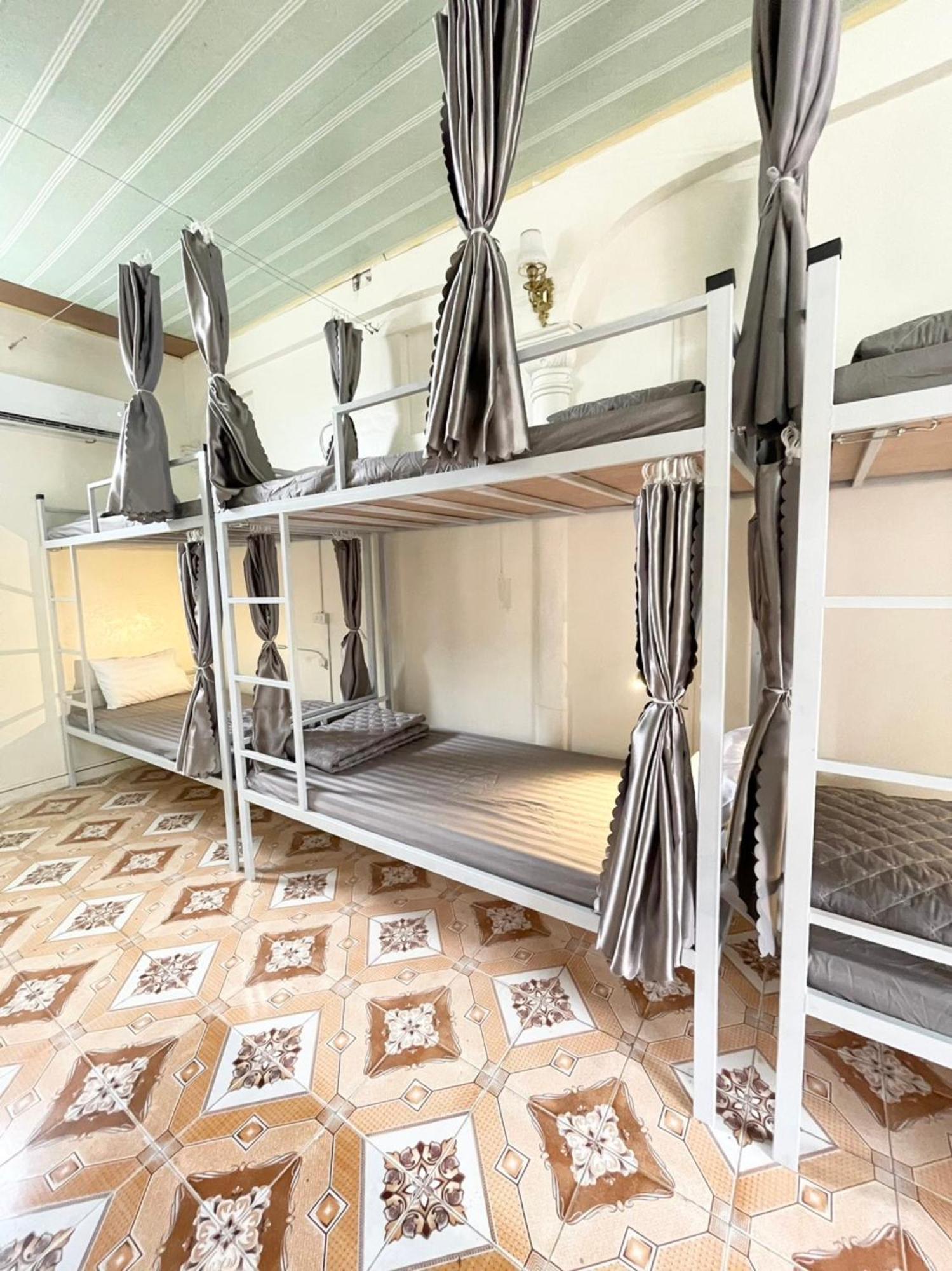 Downtown Backpacker Hostel ニンビン エクステリア 写真