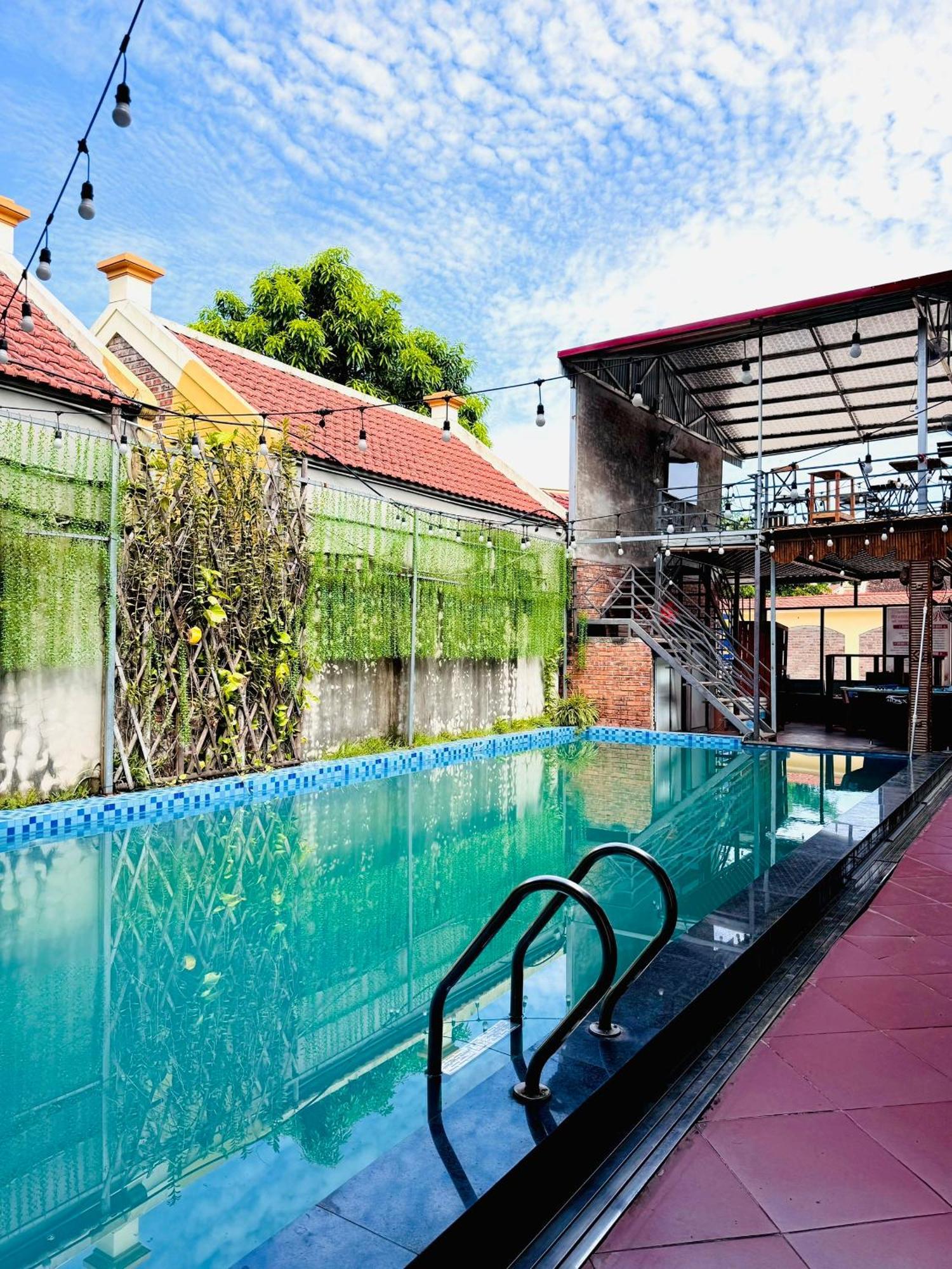 Downtown Backpacker Hostel ニンビン エクステリア 写真