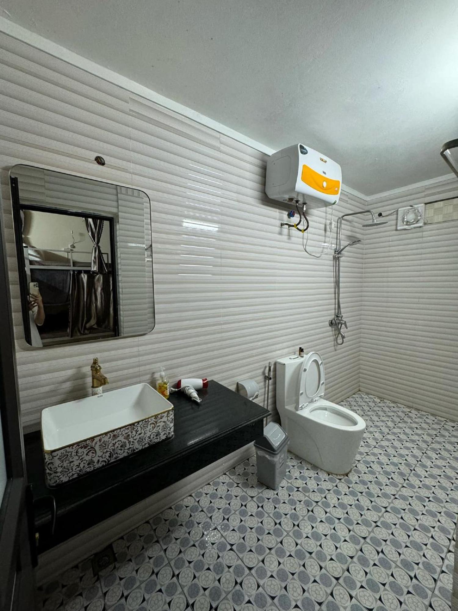 Downtown Backpacker Hostel ニンビン エクステリア 写真