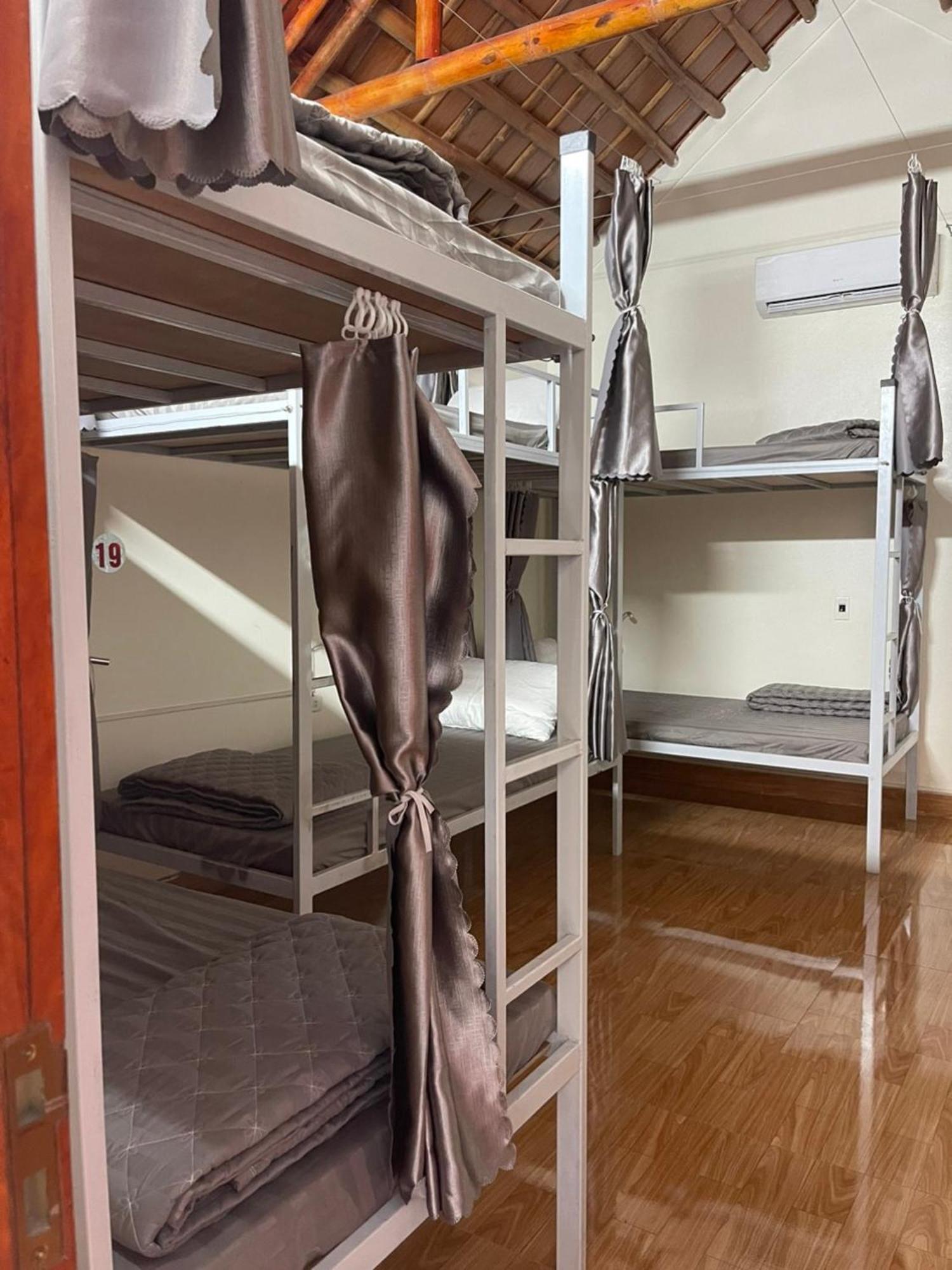 Downtown Backpacker Hostel ニンビン エクステリア 写真